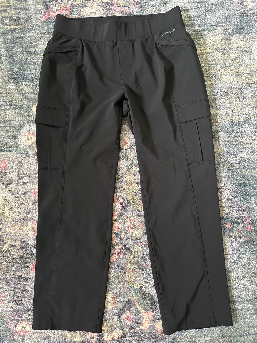 Eddie Bauer Black Women’s Cargo Capris with Stretch Waistband and Pockets New!